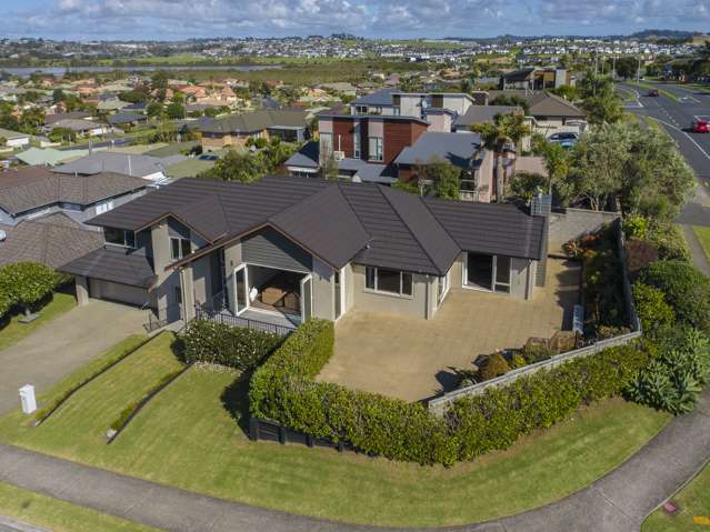 65 Chesterfield Way Orewa_1