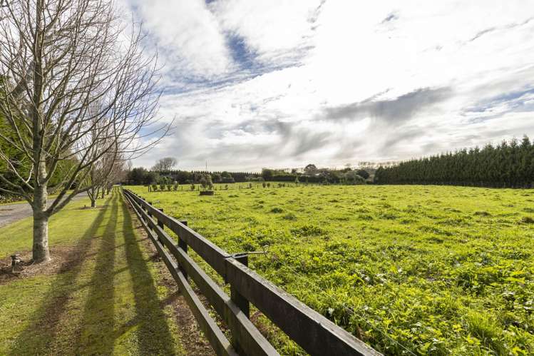 1216 Egmont Road Egmont Village_13