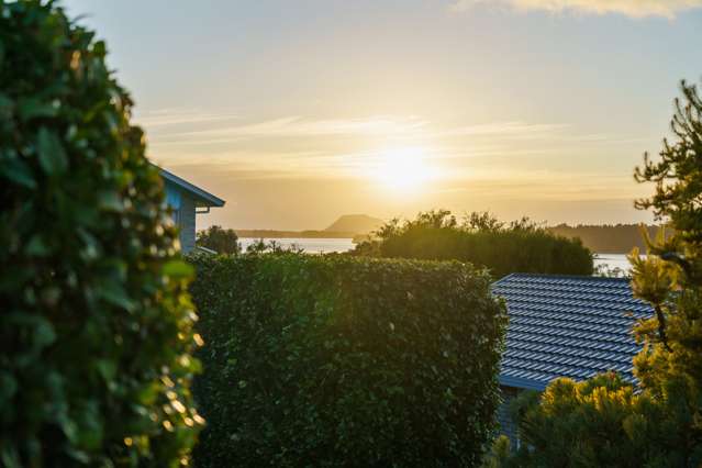 Act NOW! Harbour Views, Rumpus Room & Office