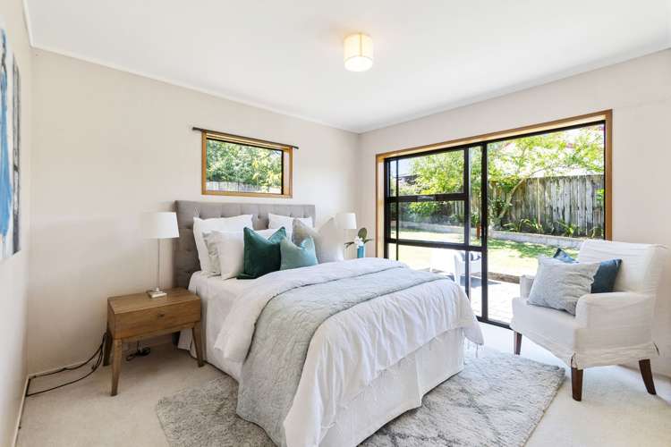 2/13 Parramatta Place Botany Downs_13