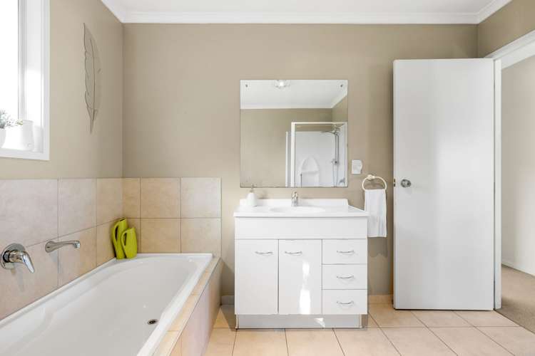 6 Raddington Way Huntington_15