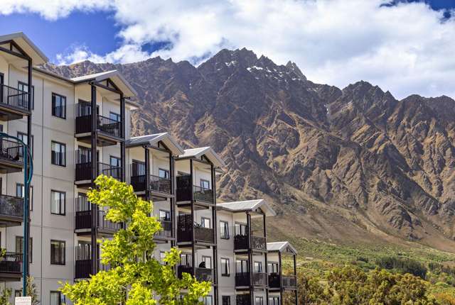 Modern living, mountain views – exceptional value