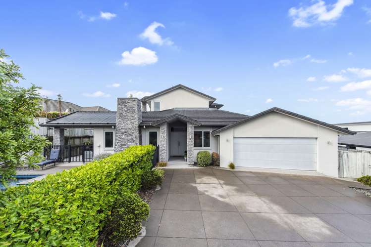 18 Compton Grove Huntington_1