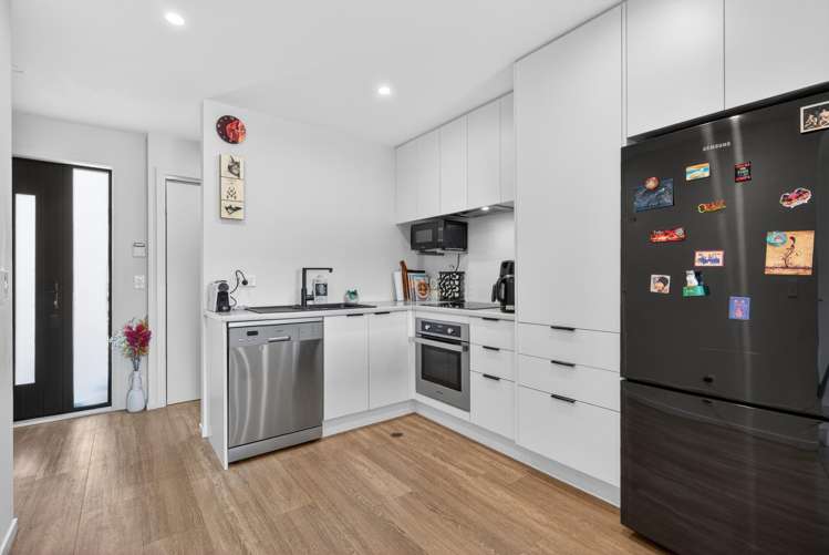 8 Harena Way Moera_10