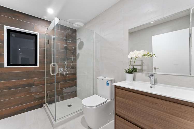 2B Palmgreen Court Stanmore Bay_11