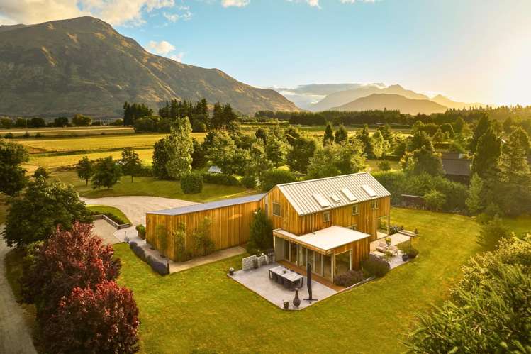 10 Ellen Johnson Terrace Dalefield/Wakatipu Basin_1