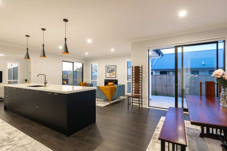 3 Caproni Road Burleigh_5