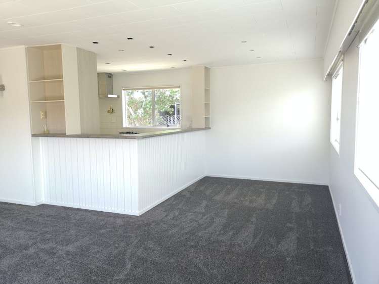 25 Dobell Road Stanmore Bay_8