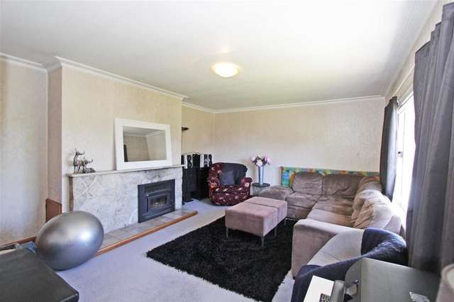 3 Tennyson Crescent Stoke_4