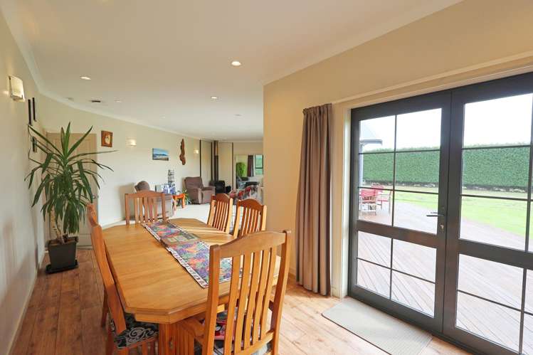 203 Pomona Road East_5