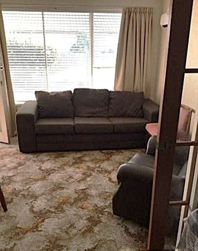 2/402 Southampton Street East 10482_3
