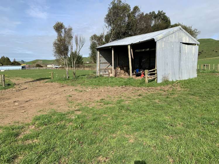 895 Bird Road Stratford_13