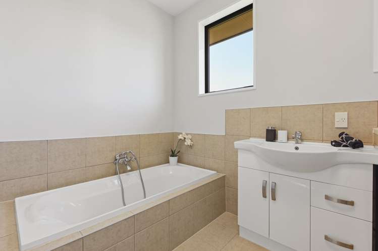 102 Glews Road Cust_28