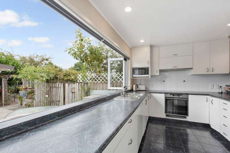 8 Stokes Avenue Te Atatu Peninsula_5