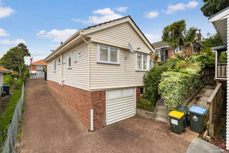 4 Locke Avenue Hillsborough_13