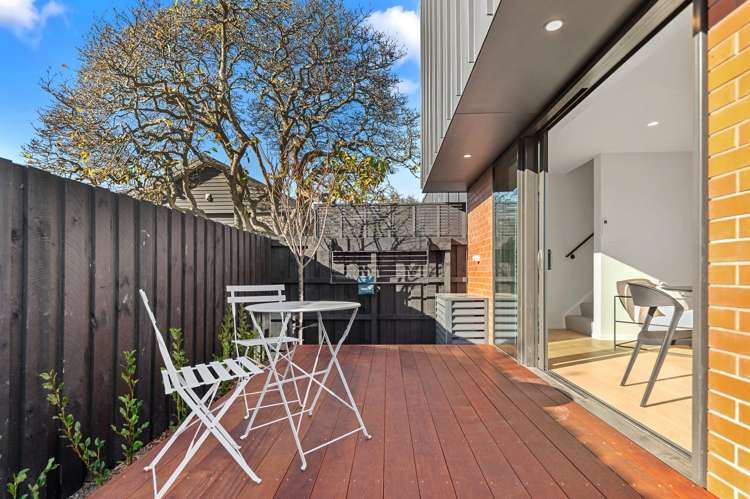 1/10 Seddon Street Sydenham_11