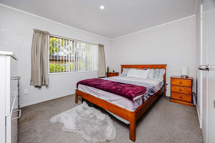 1/2 Burundi Avenue Clendon Park_15