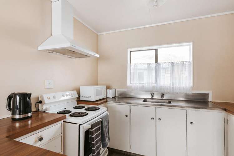 250 Valley Road_3