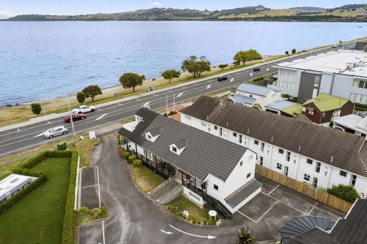 2/116 Lake Terrace Taupo_15