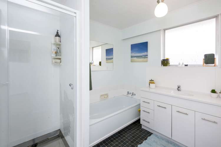 108 California Drive Totara Park_16