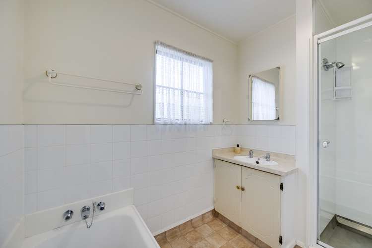 17 Jeffares Place Taradale_10