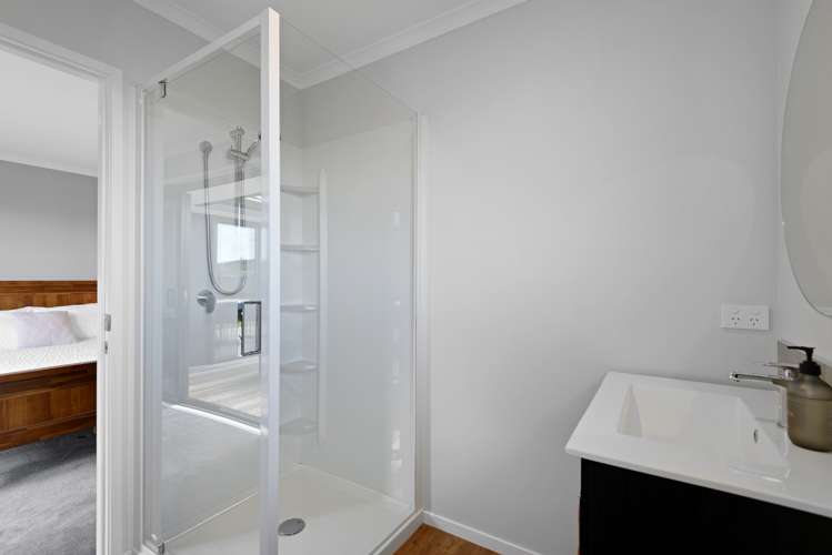 17 Halpin Drive Lincoln_15