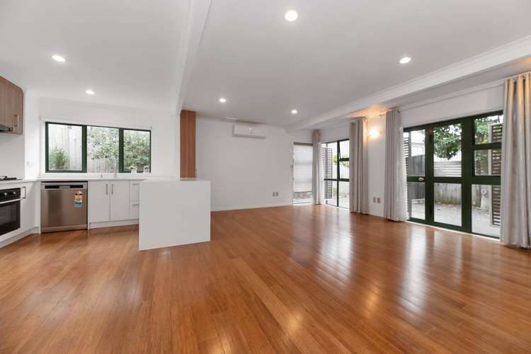 8 Marshall Laing Avenue Mt Roskill_7