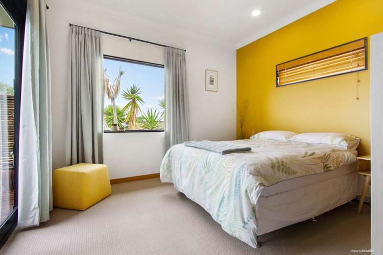 241 Royal Road Massey_12