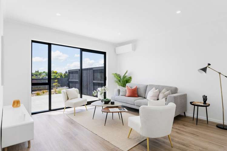 1/17 Halo Green Peacocke_1