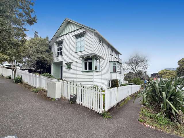 2/14 Carlton Gore Road, Grafton