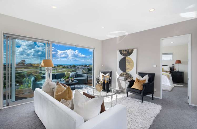 14 Ruth Craig Place Stanmore Bay_2