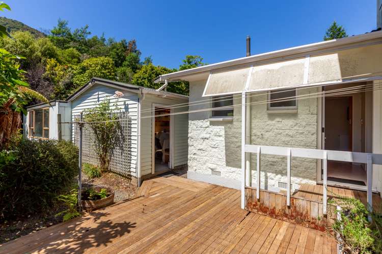 32 Seaview Crescent Picton_21