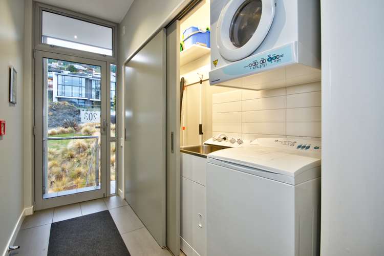 5/110 Frankton Road Queenstown_13