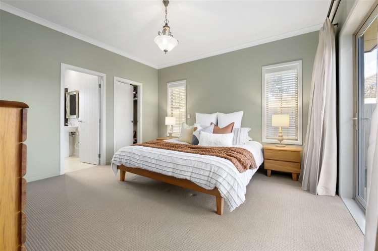 69 Wiltshire Drive Huntington_24