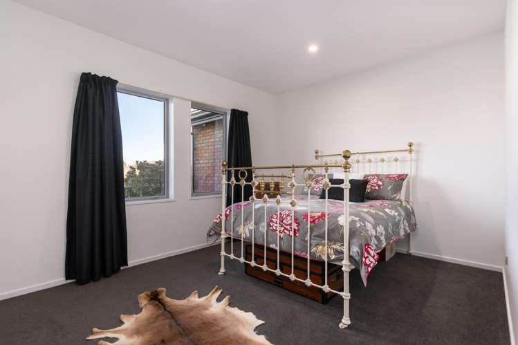 7 Henley Green Northwood_13