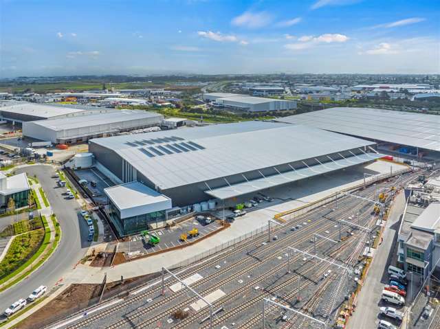 CBRE | 22,342sqm Super-Sized Warehouse. Ready now.