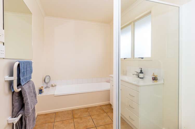 20 Lachlan Place Marchwiel_12