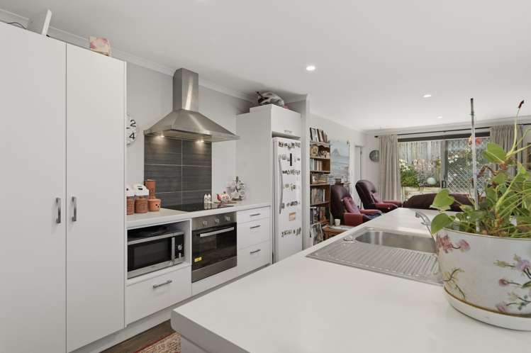 1/162 Waihi Road Judea_13