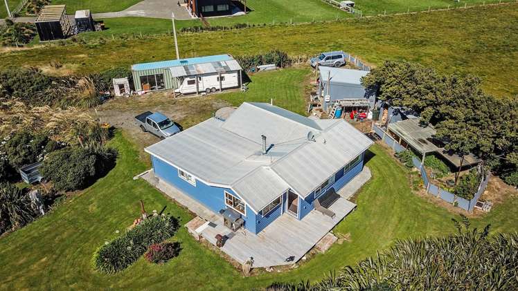 15 Surrey Street Orepuki_1