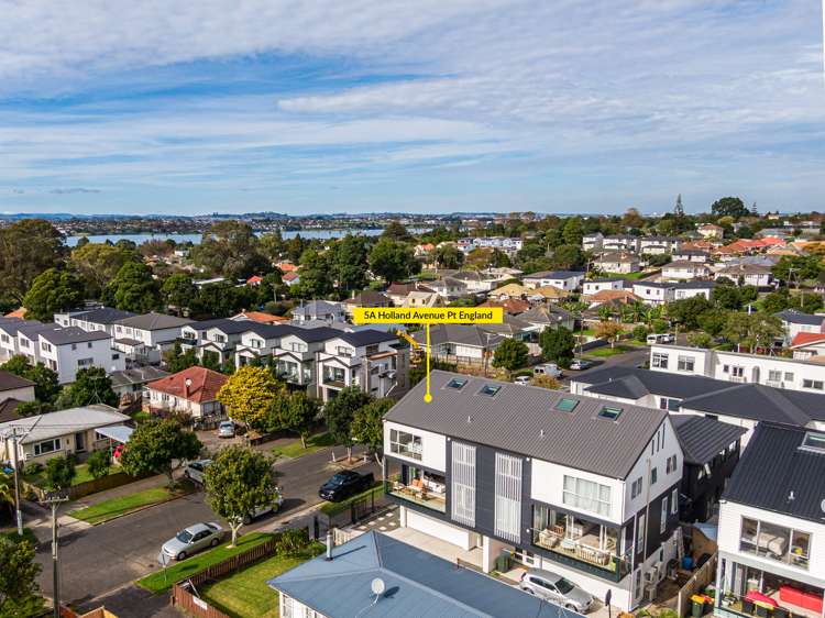 5A Holland Avenue Point England_25