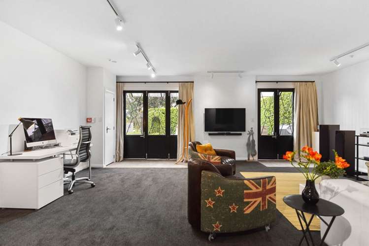 2/25a Lake Road Devonport_31