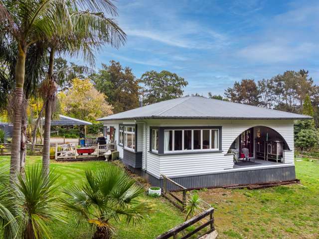 51 Amreins Road Waitakere_1