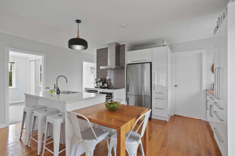 8 Konini Road Titirangi_2