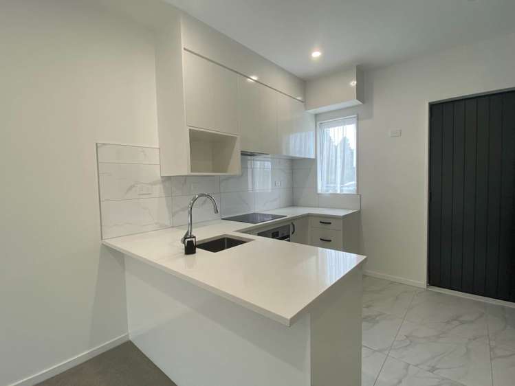 6/112 Moore Street Howick_1