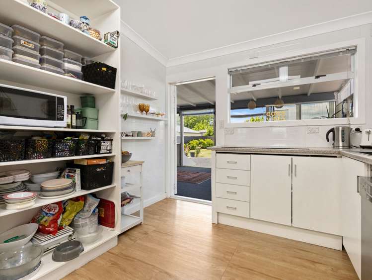 905 Willowpark Road North Mayfair_12