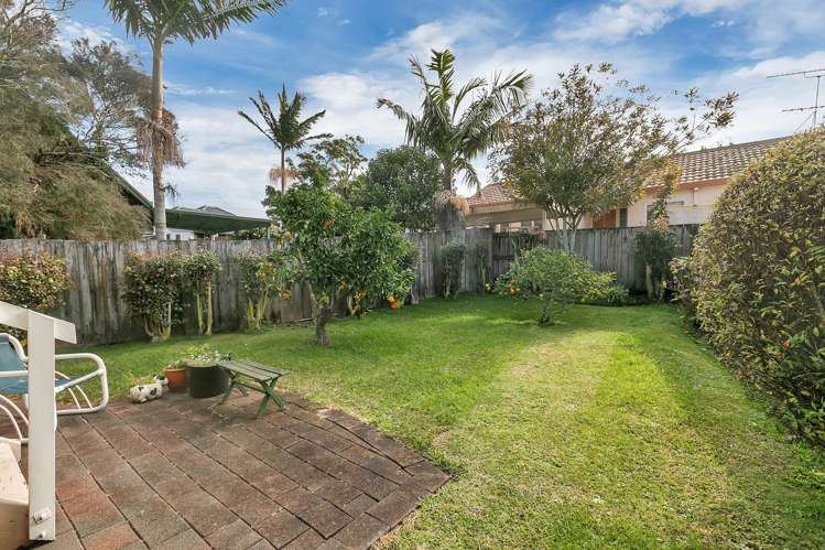 2/218 Sunnynook Road Totara Vale_5