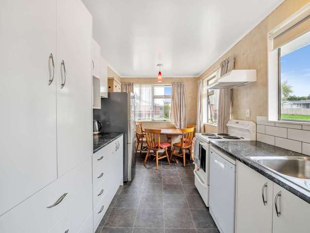 13 McCorkindale Street Feilding_4