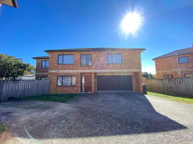 Modern & Spacious SIX Bedroom Home