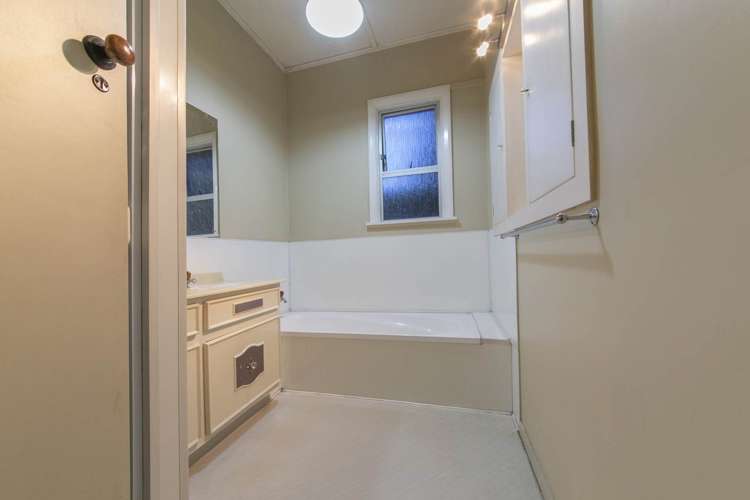 2 Roland Hill Glen Eden_16