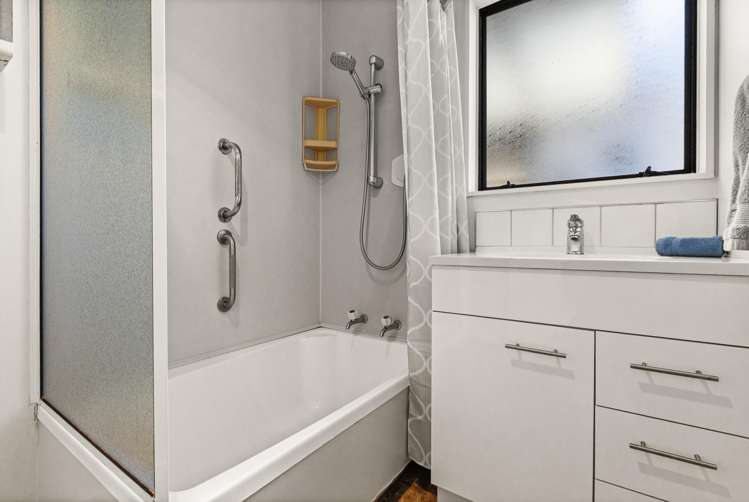 42 Konini Crescent Pirimai_11